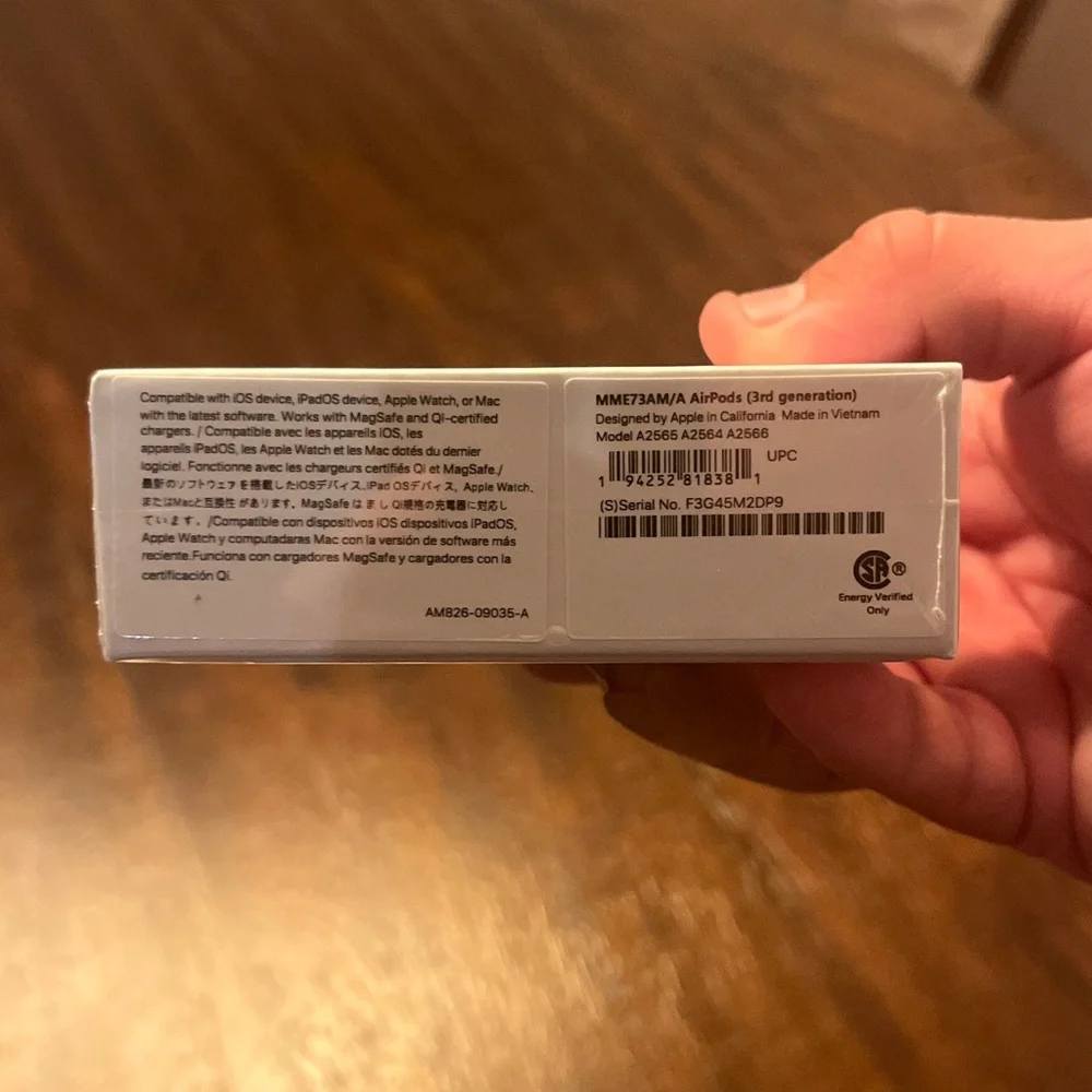 Apple Wireless Earbuds - White send best offer